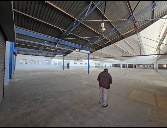 3,763M² WAREHOUSE TO LET IN BENROSE
